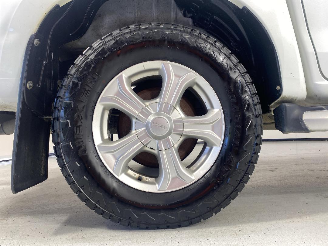 Photo '12' of Isuzu D-MAX