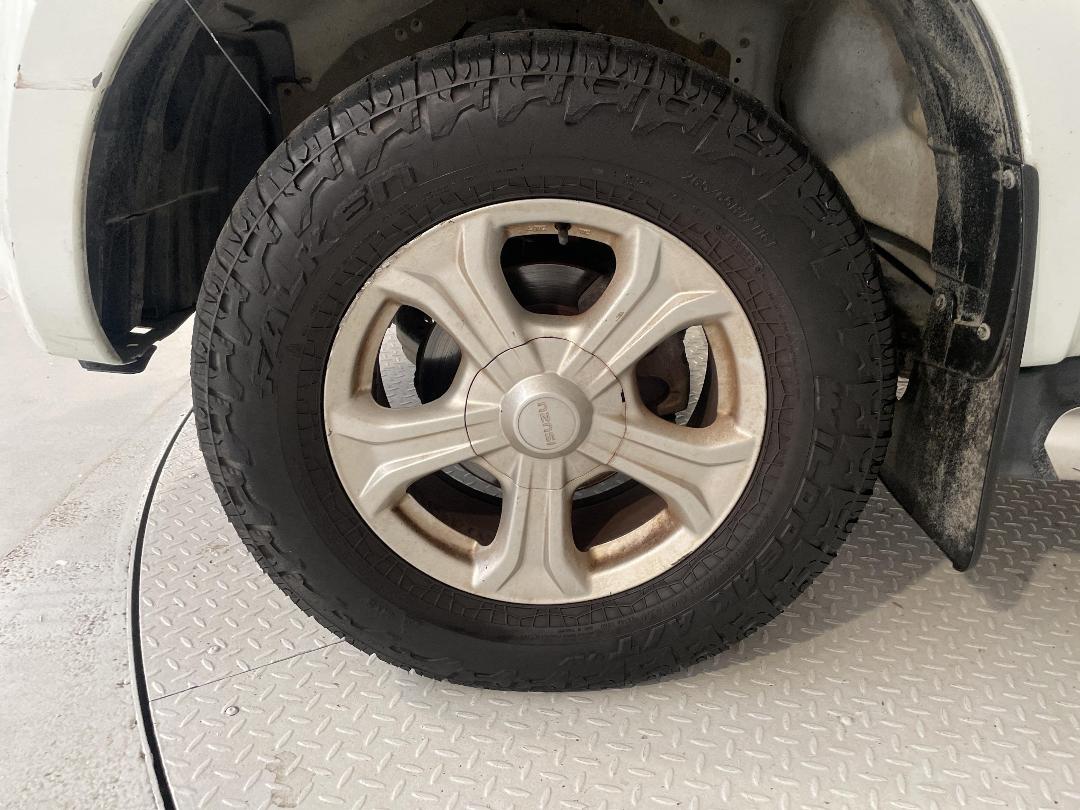 Photo '10' of Isuzu D-MAX Photo '10' of Isuzu D-MAX