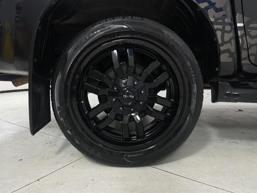 Photo '12' of Isuzu D-MAX