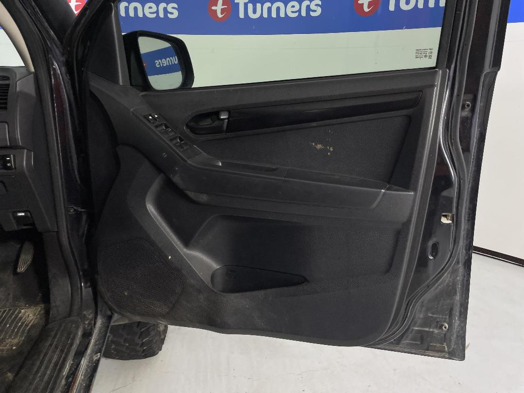 Photo '15' of Isuzu D-MAX Photo '15' of Isuzu D-MAX