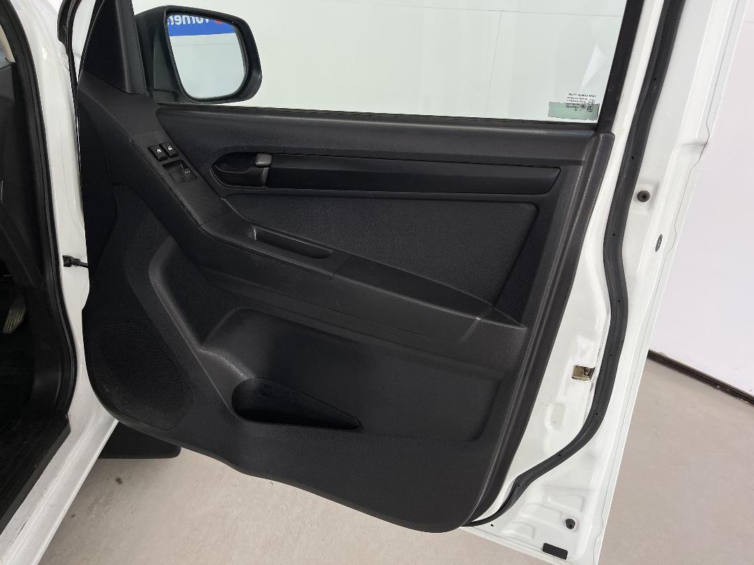 Photo '15' of Isuzu D-MAX Photo '15' of Isuzu D-MAX