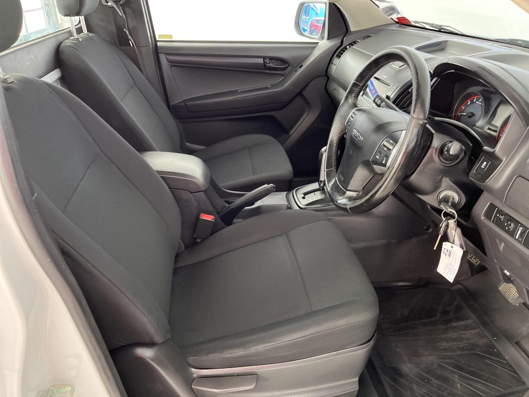 Photo '16' of Isuzu D-MAX Photo '16' of Isuzu D-MAX