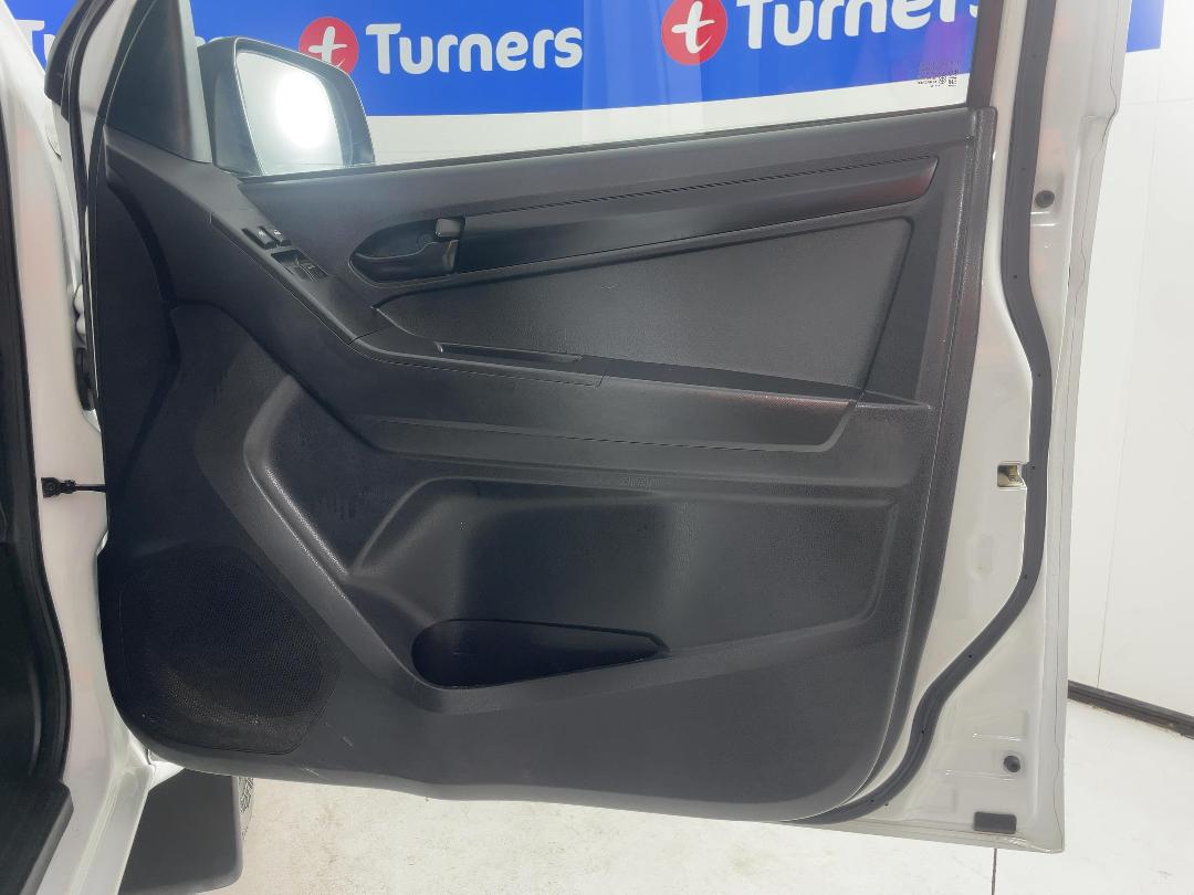 Photo '15' of Isuzu D-MAX Photo '15' of Isuzu D-MAX