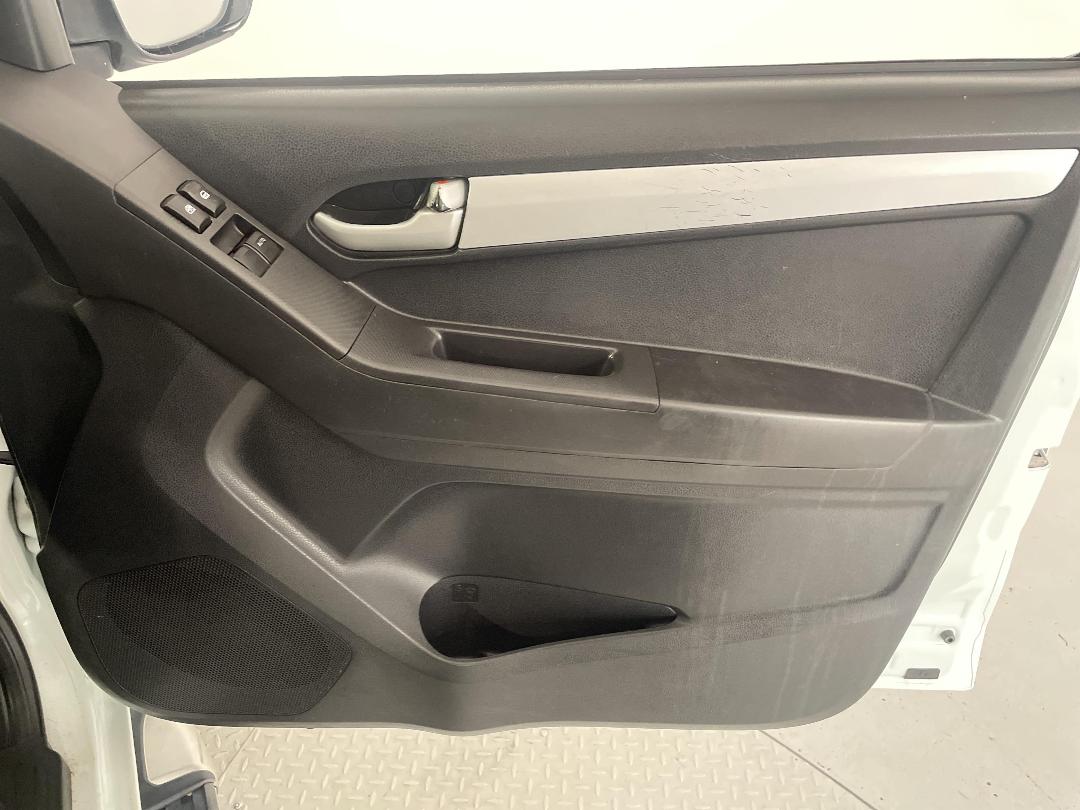 Photo '15' of Isuzu D-MAX Photo '15' of Isuzu D-MAX