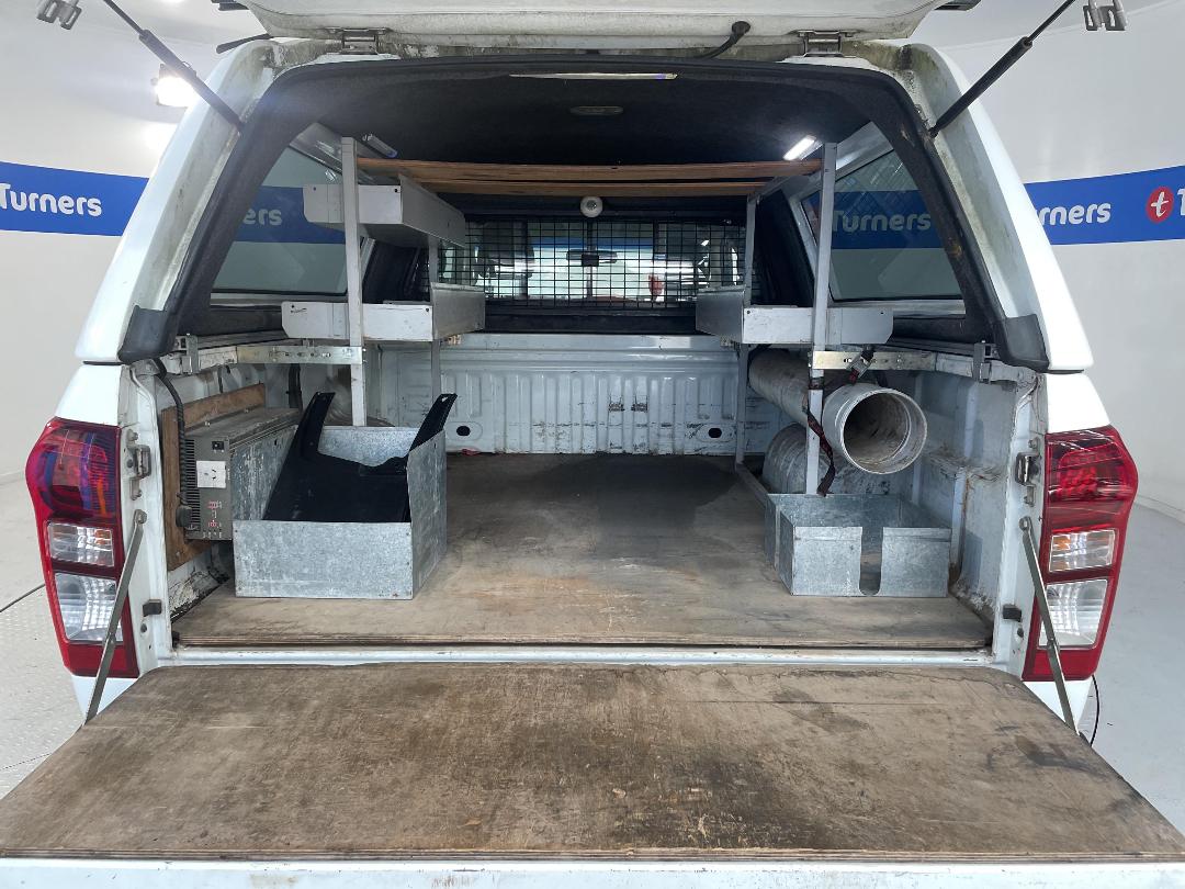 Photo '14' of Isuzu D-MAX Photo '14' of Isuzu D-MAX