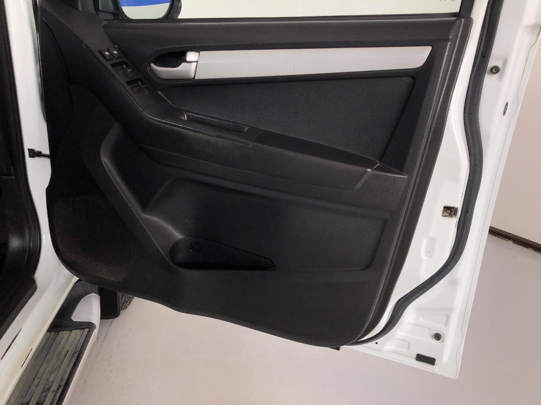 Photo '15' of Isuzu D-MAX Photo '15' of Isuzu D-MAX