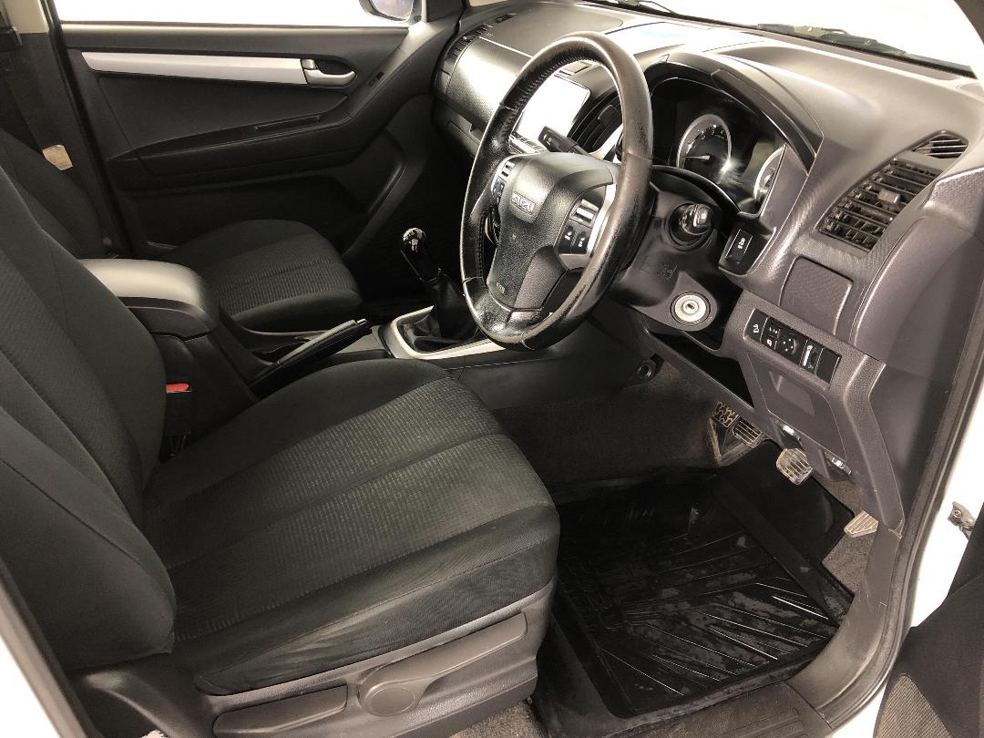 Photo '16' of Isuzu D-MAX Photo '16' of Isuzu D-MAX