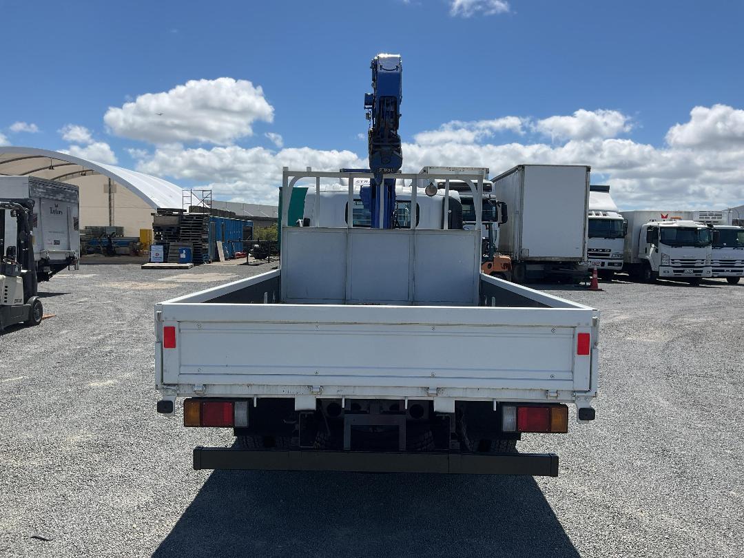 Photo '5' of Isuzu ELF Flat Deck Crane