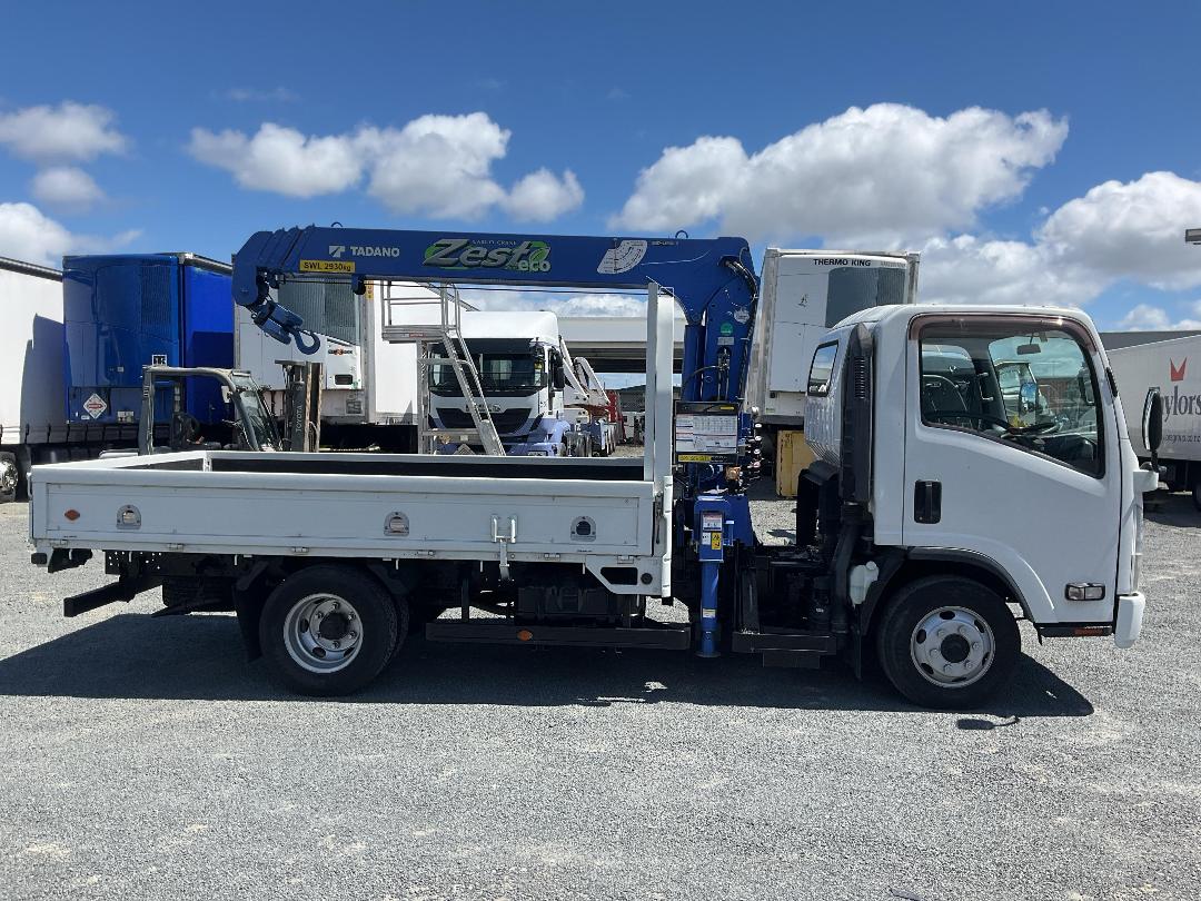 Photo '3' of Isuzu ELF Flat Deck Crane