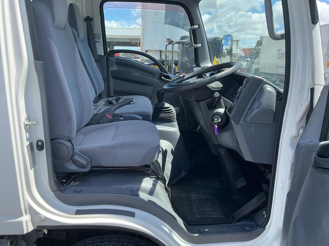 Photo '12' of Isuzu ELF Flat Deck Crane