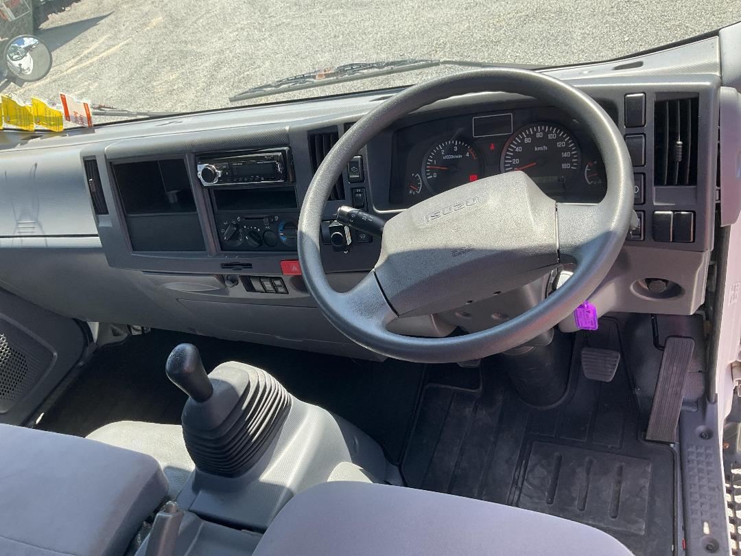 Photo '13' of Isuzu ELF Flat Deck Crane