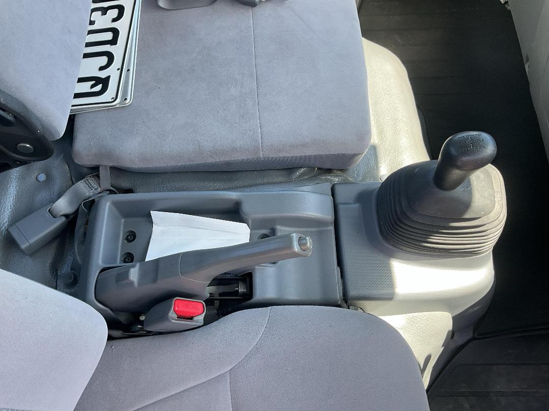 Photo '16' of Isuzu ELF Flat Deck Crane