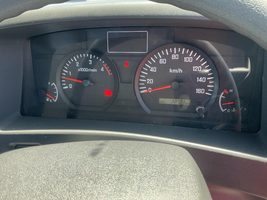 Photo '15' of Isuzu ELF Flat Deck Crane