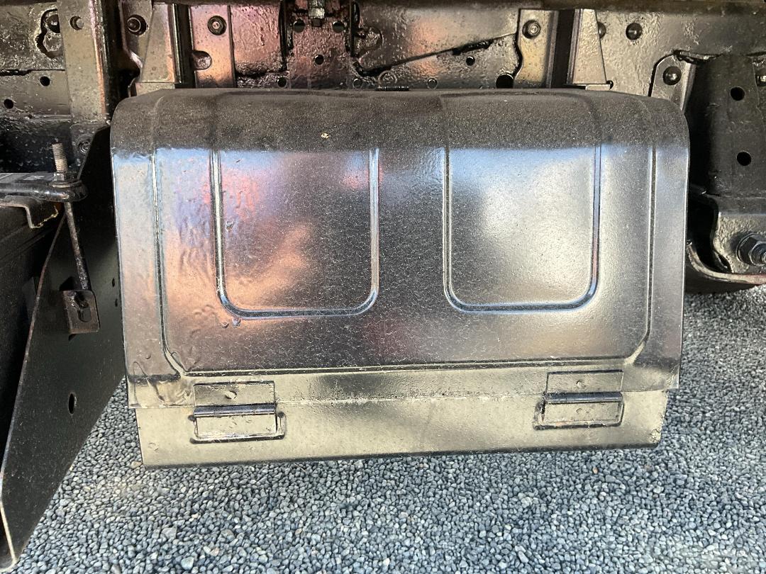 Photo '25' of Isuzu ELF Flat Deck Crane