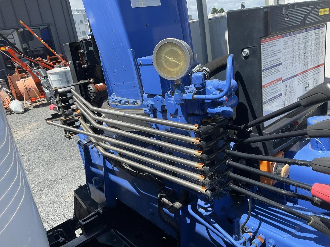 Photo '34' of Isuzu ELF Flat Deck Crane