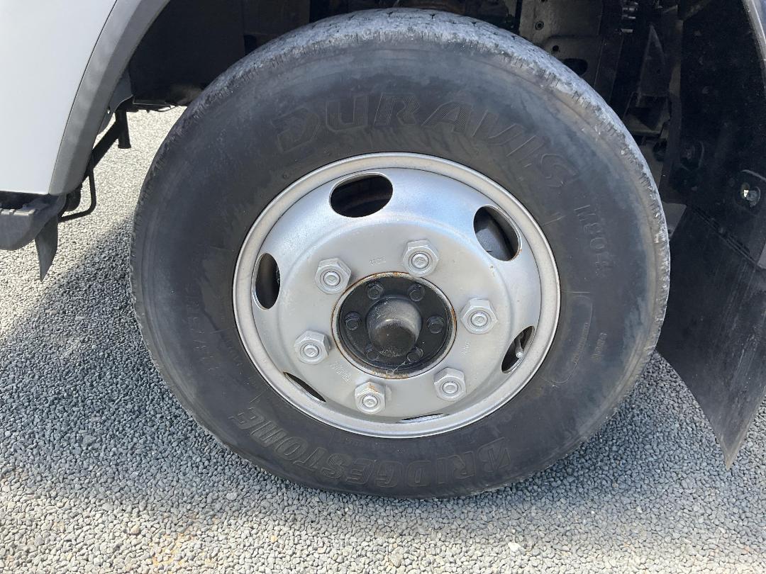 Photo '41' of Isuzu ELF Flat Deck Crane