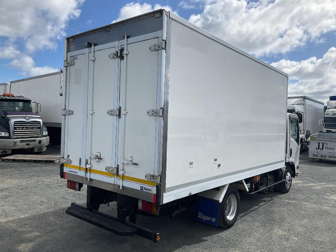 Photo '4' of Isuzu ELF Chiller