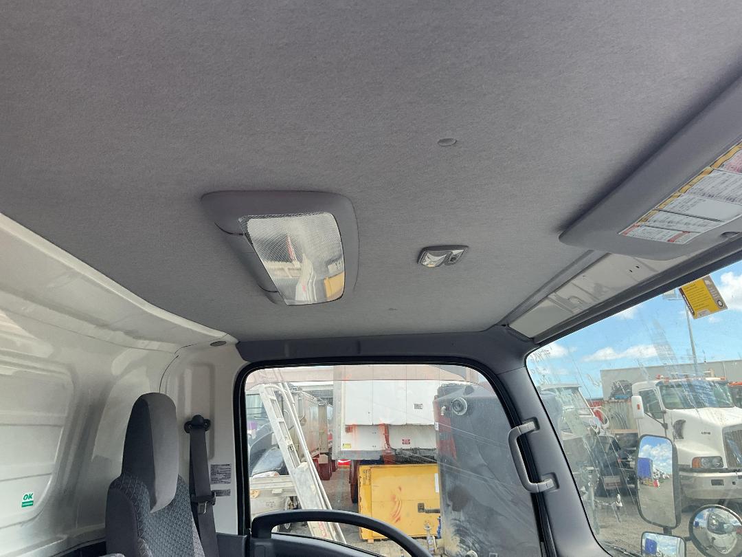 Photo '18' of Isuzu ELF Chiller