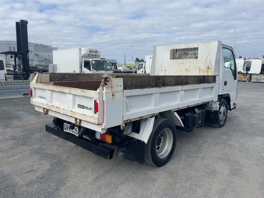 Photo '4' of Isuzu ELF 4X2 FLATDECK Tipper