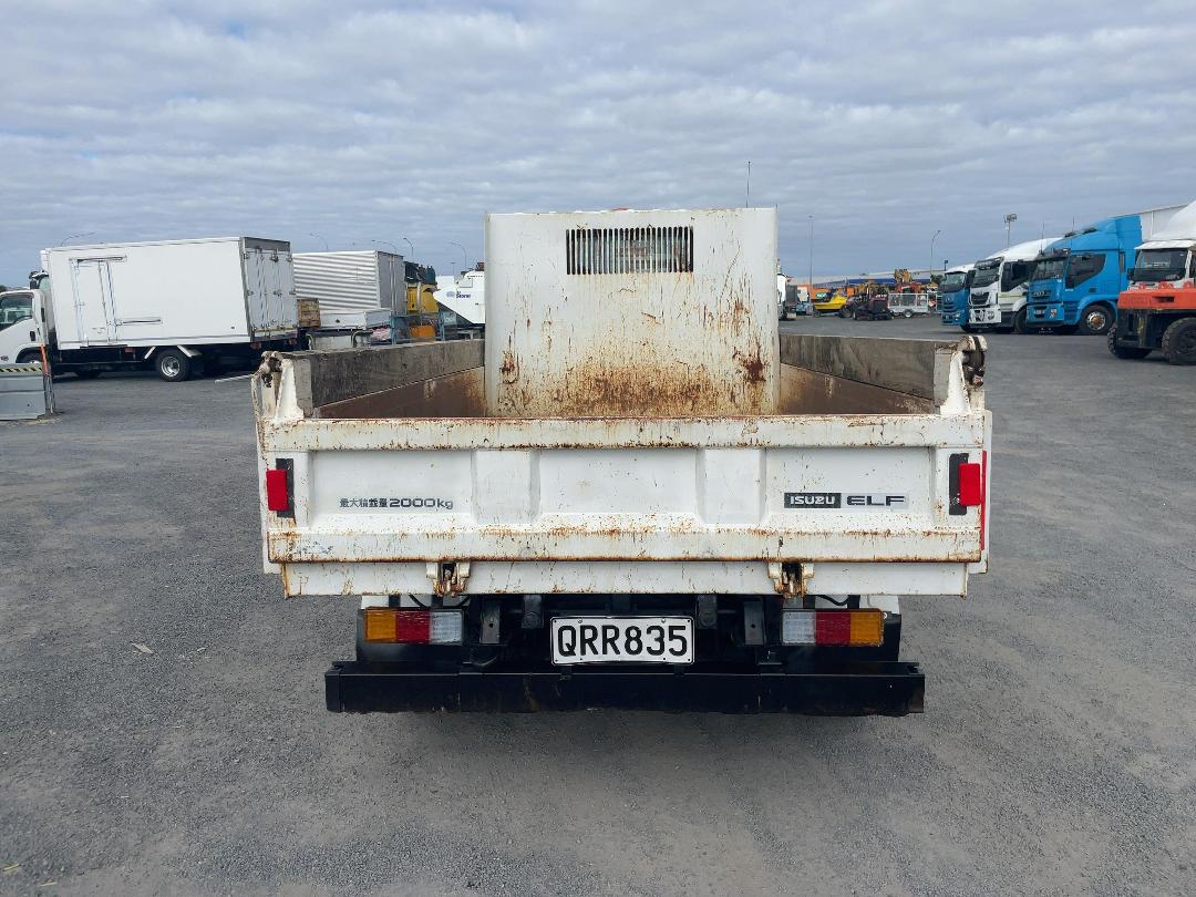 Photo '5' of Isuzu ELF 4X2 FLATDECK Tipper