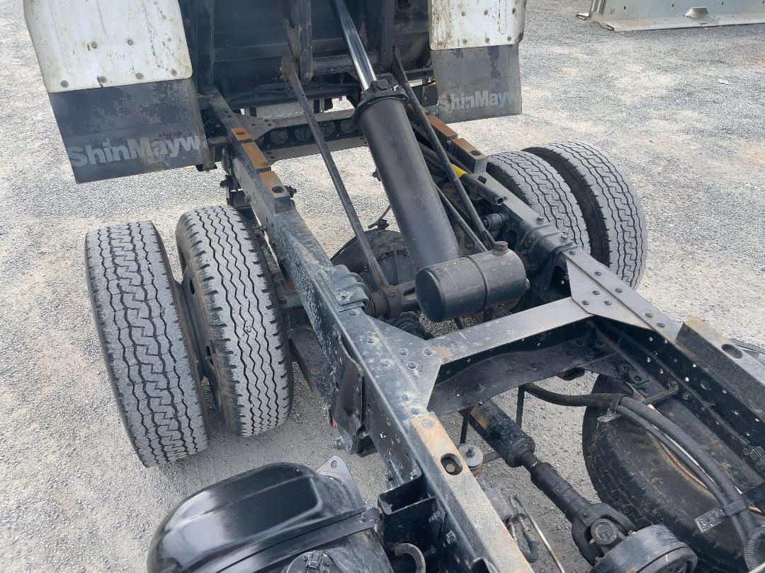 Photo '20' of Isuzu ELF 4X2 FLATDECK Tipper