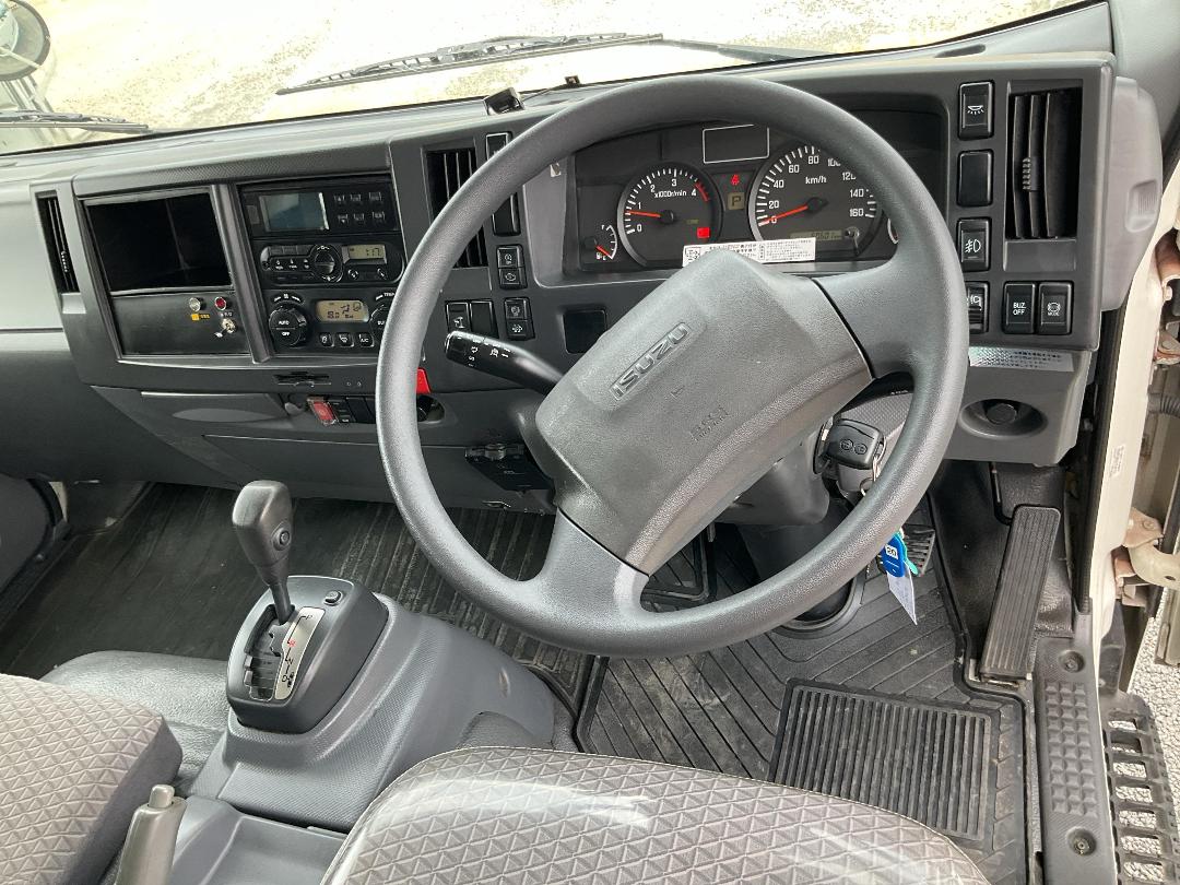 Photo '13' of Isuzu ELF Chiller Photo '13' of Isuzu ELF Chiller