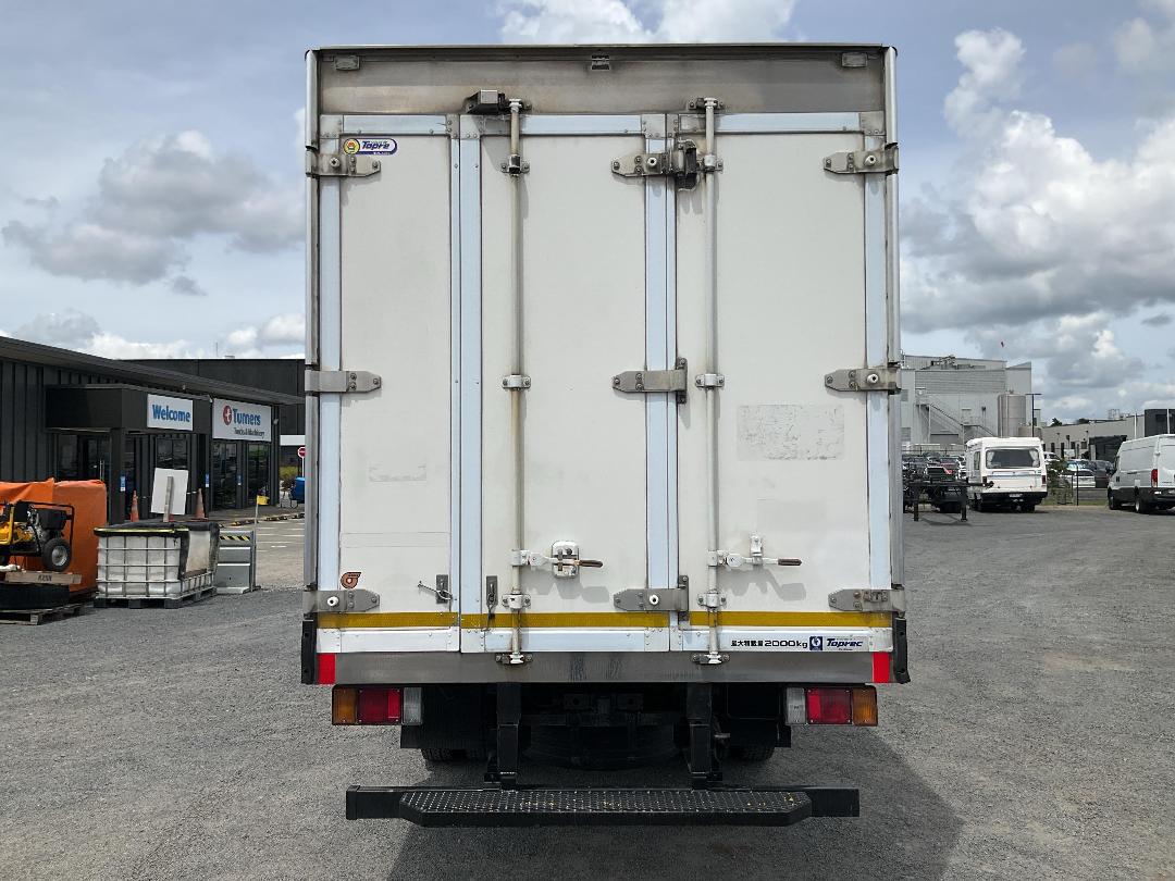 Photo '5' of Isuzu ELF Chiller Photo '5' of Isuzu ELF Chiller