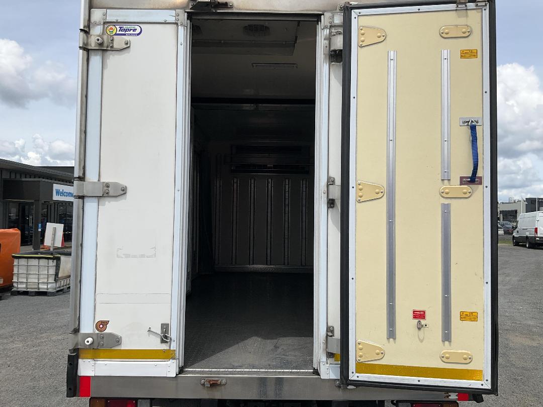 Photo '27' of Isuzu ELF Chiller Photo '27' of Isuzu ELF Chiller