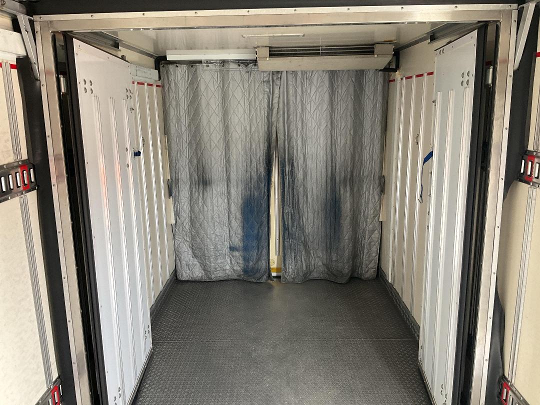 Photo '24' of Isuzu ELF Chiller Photo '24' of Isuzu ELF Chiller