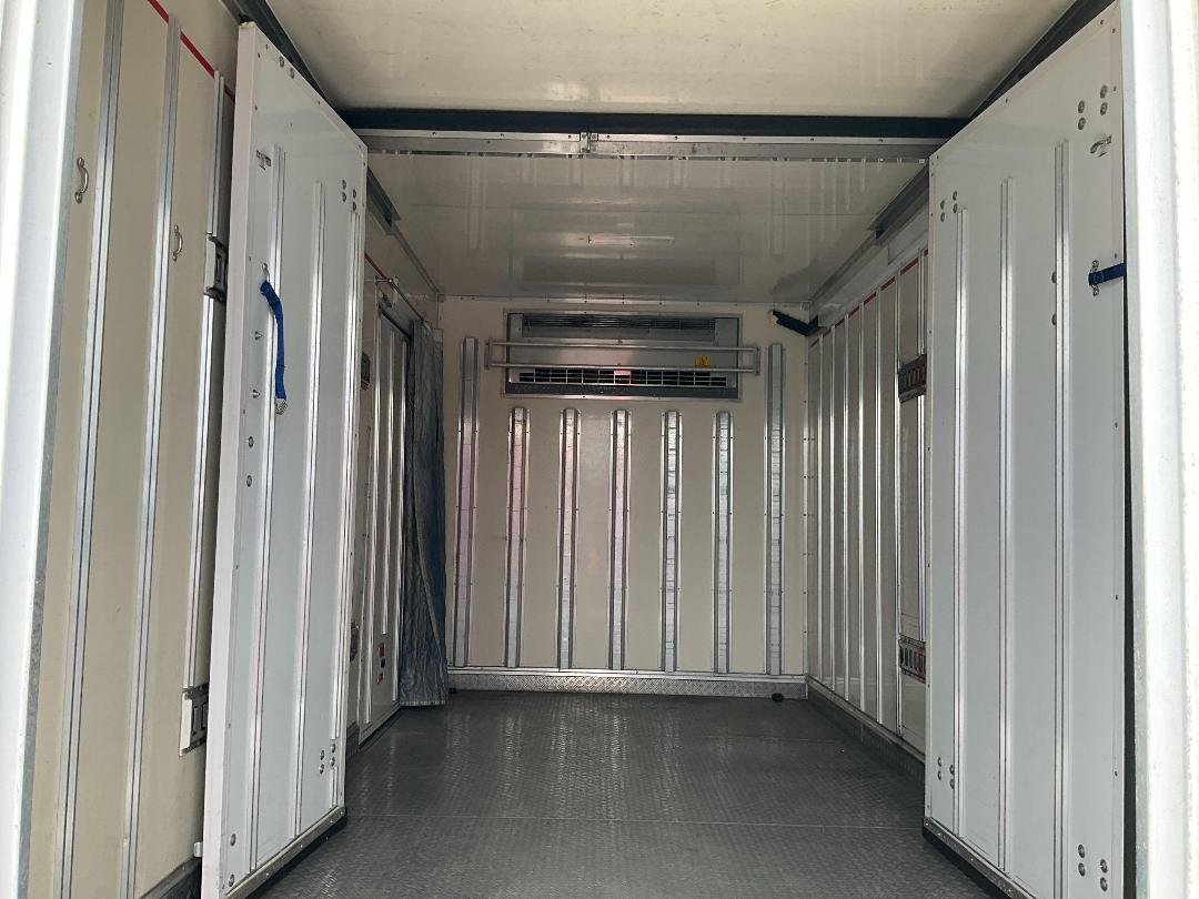 Photo '28' of Isuzu ELF Chiller Photo '28' of Isuzu ELF Chiller