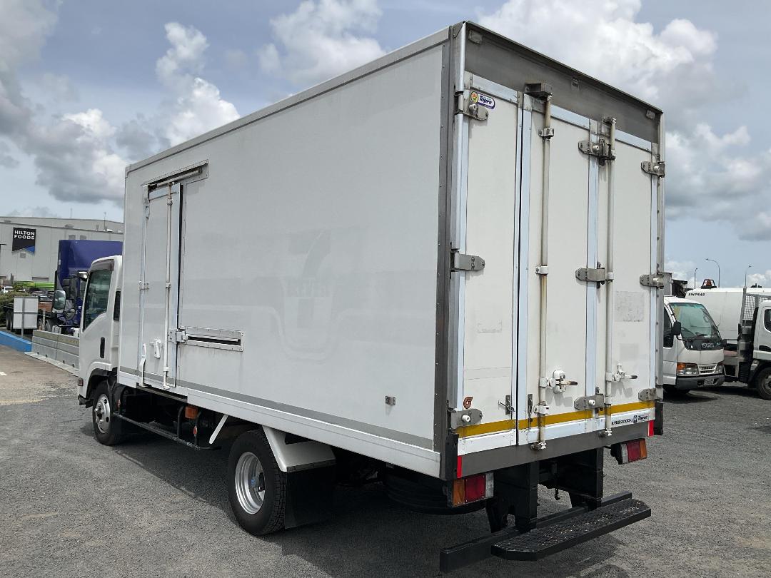 Photo '6' of Isuzu ELF Chiller Photo '6' of Isuzu ELF Chiller