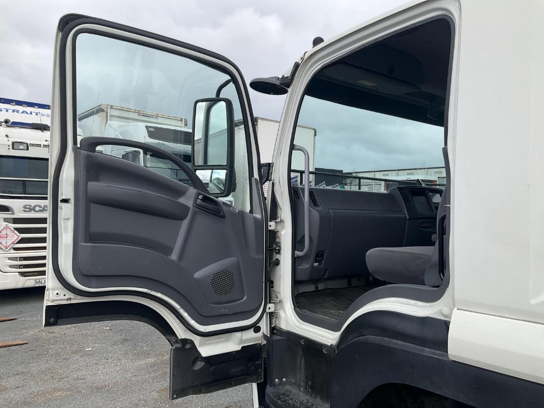 Photo '20' of Isuzu F Series FVZ1400M Flat Deck Crane