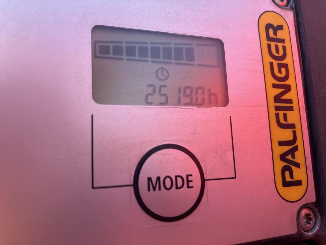 Photo '43' of Isuzu F Series FVZ1400M Flat Deck Crane