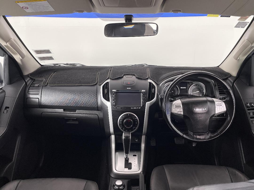 Photo '17' of Isuzu MU-X