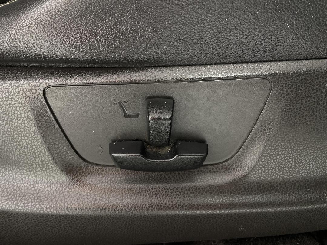 Photo '24' of Isuzu MU-X