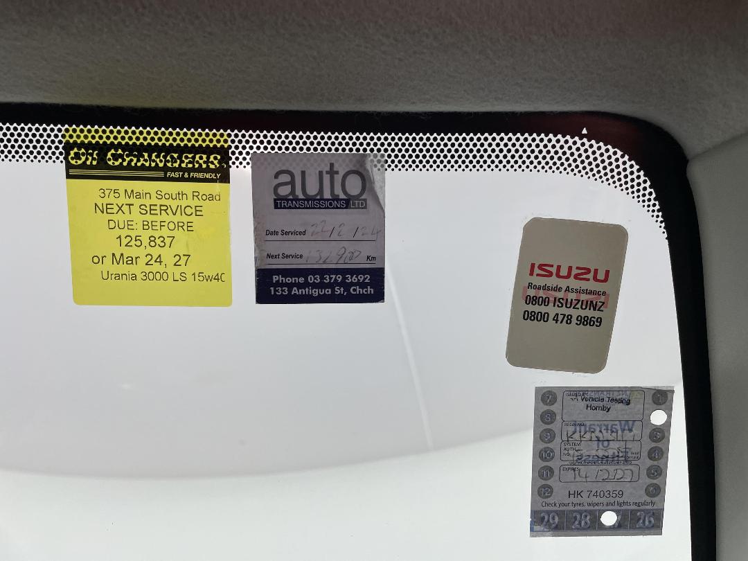 Photo '29' of Isuzu MU-X