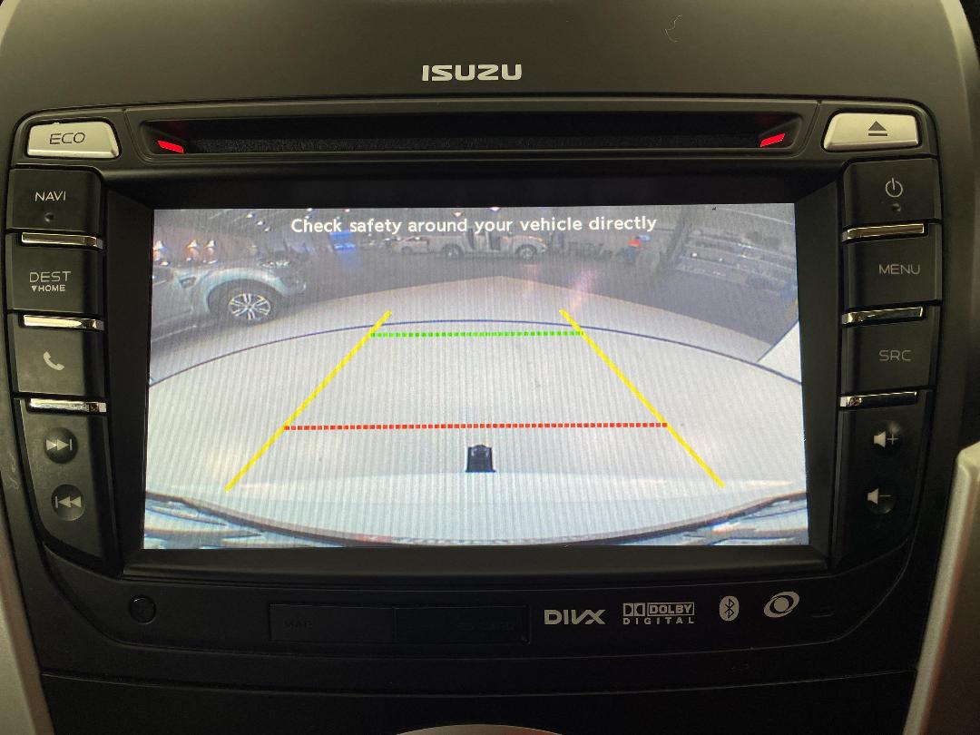 Photo '27' of Isuzu MU-X