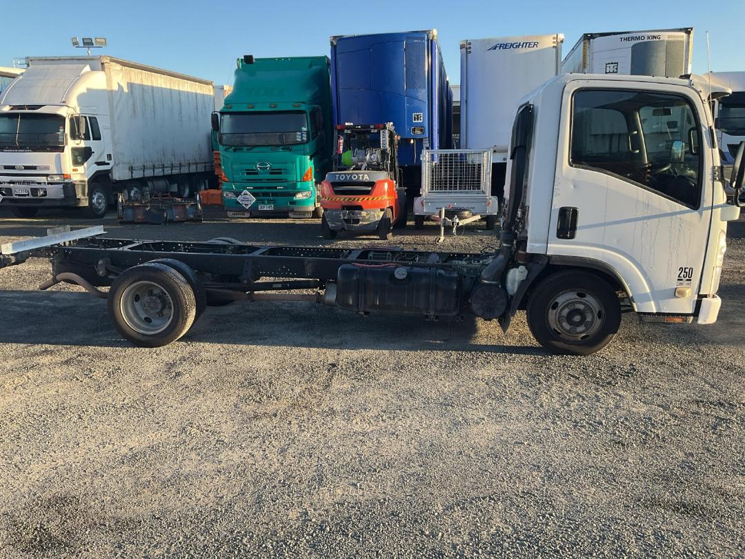 Photo '3' of Isuzu N Series NLR250M AMT Cab Chassis