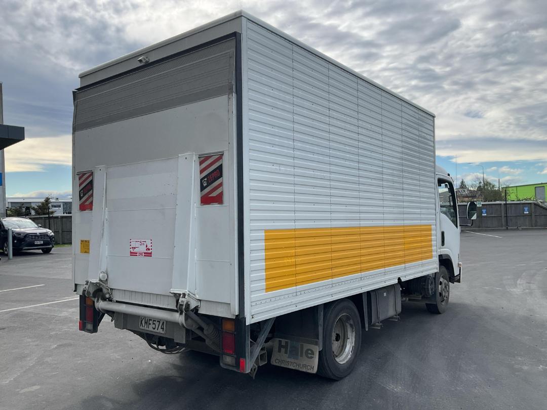 Photo '5' of Isuzu N Series NPR325M Box Body Photo '5' of Isuzu N Series NPR325M Box Body