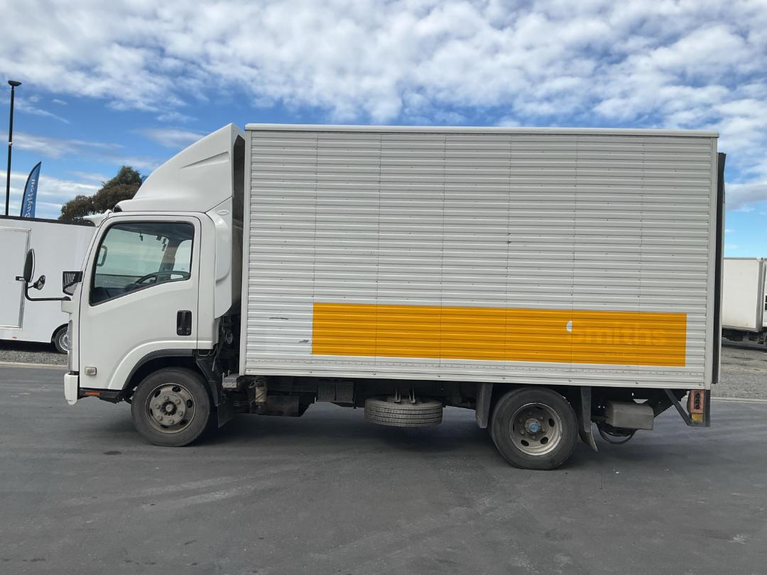 Photo '9' of Isuzu N Series NPR325M Box Body Photo '9' of Isuzu N Series NPR325M Box Body