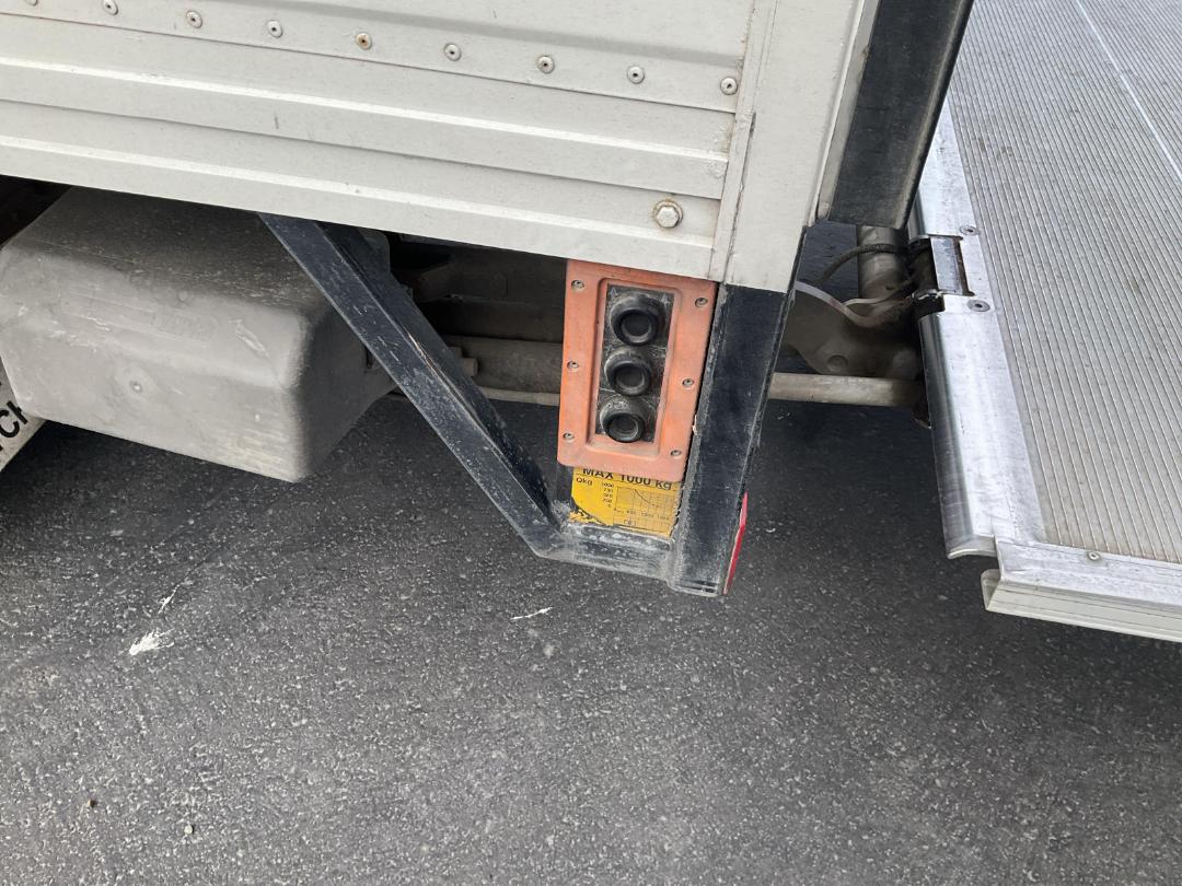 Photo '19' of Isuzu N Series NPR325M Box Body Photo '19' of Isuzu N Series NPR325M Box Body