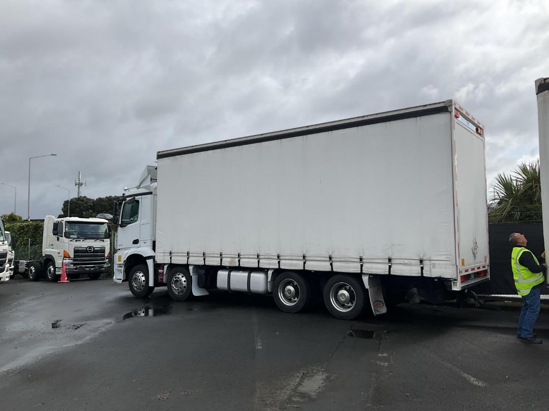 Photo '12' of JACKSON 5A CURTAIN Curtainsider B-Train Photo '12' of JACKSON 5A CURTAIN Curtainsider B-Train