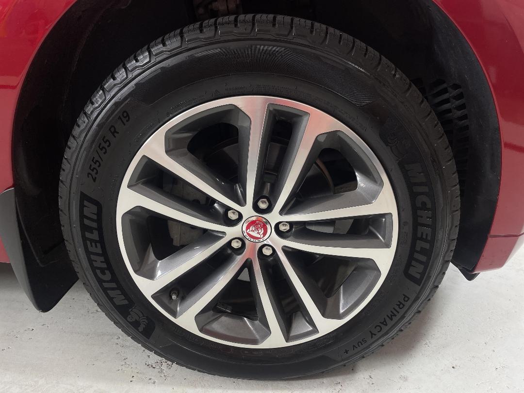 Photo '9' of Jaguar F-Pace Photo '9' of Jaguar F-Pace