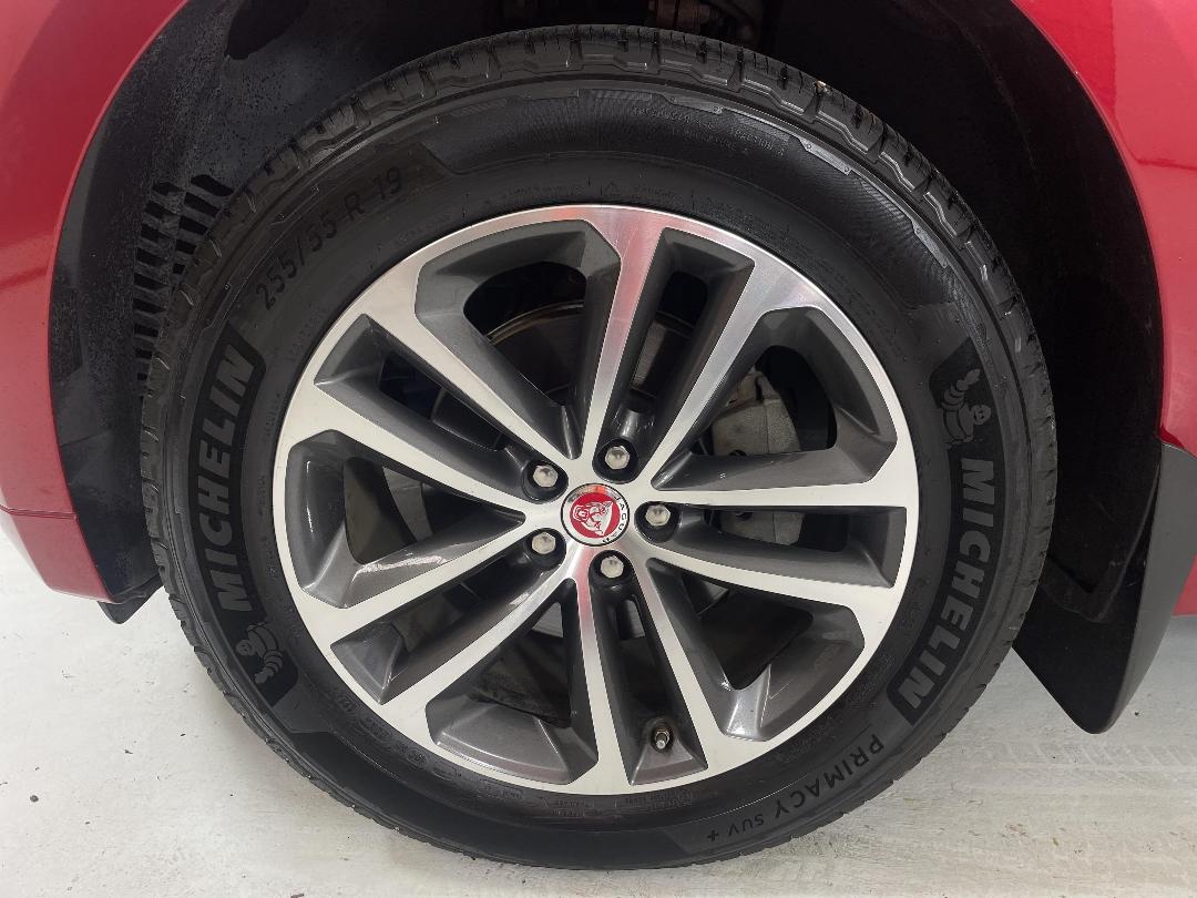 Photo '10' of Jaguar F-Pace Photo '10' of Jaguar F-Pace