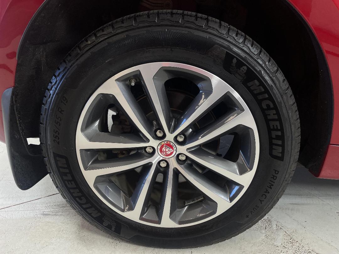 Photo '12' of Jaguar F-Pace Photo '12' of Jaguar F-Pace