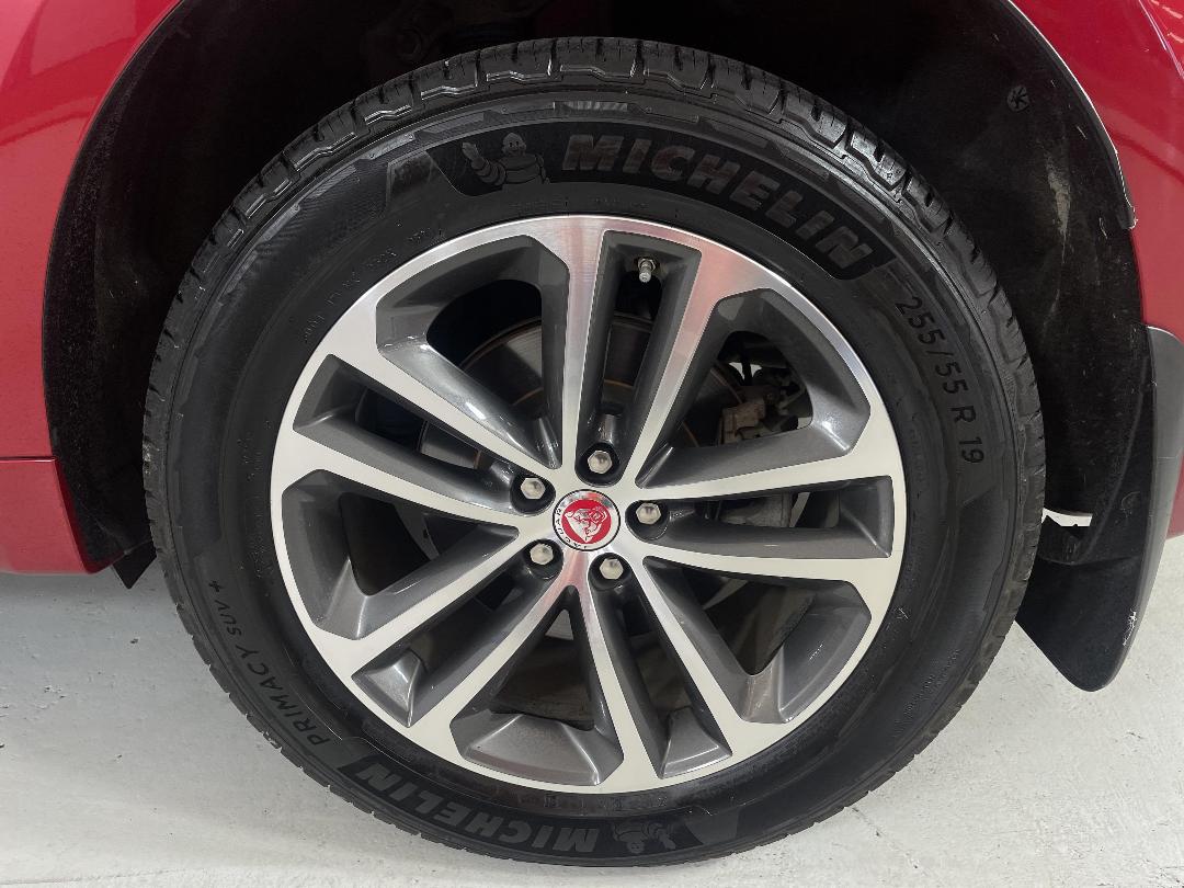 Photo '11' of Jaguar F-Pace Photo '11' of Jaguar F-Pace