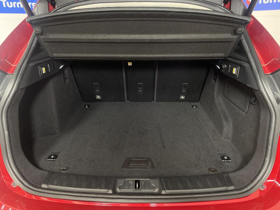 Photo '14' of Jaguar F-Pace Photo '14' of Jaguar F-Pace