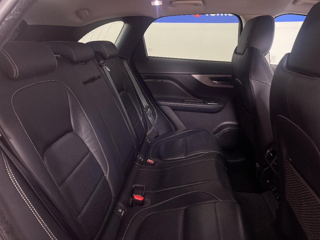 Photo '20' of Jaguar F-Pace Photo '20' of Jaguar F-Pace
