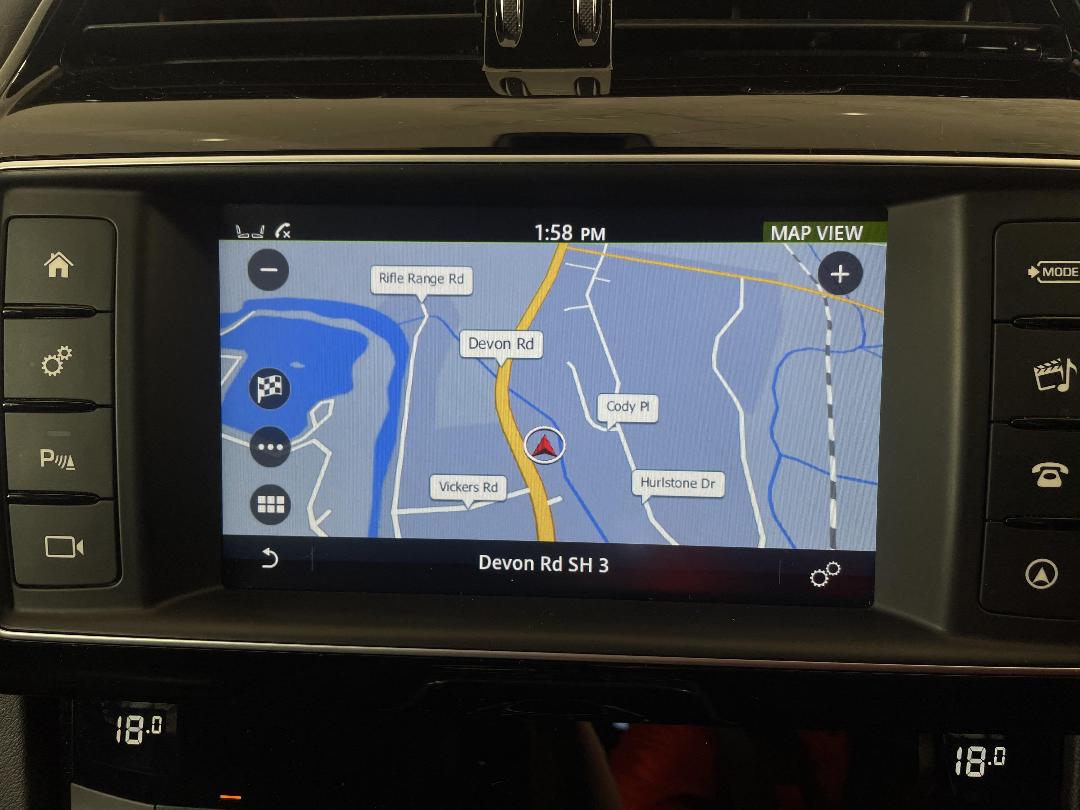 Photo '25' of Jaguar F-Pace Photo '25' of Jaguar F-Pace