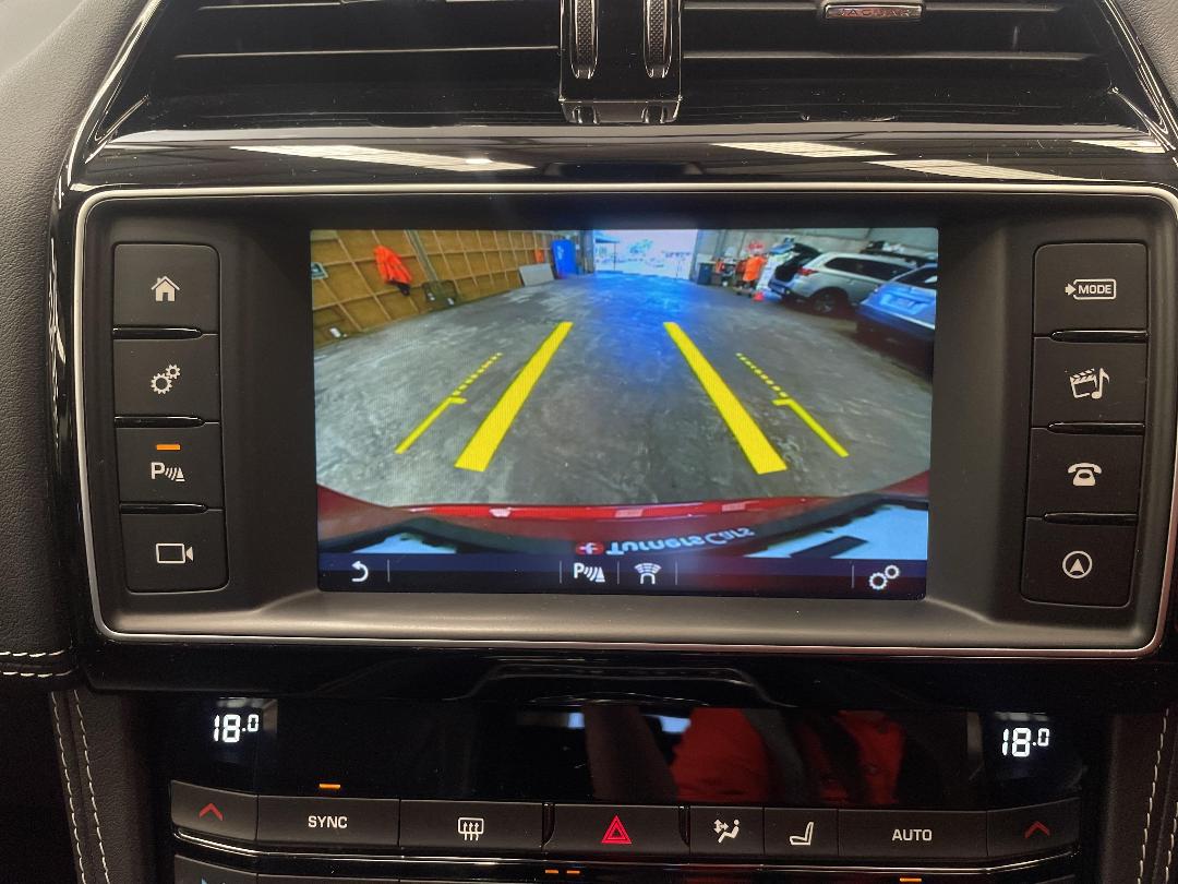 Photo '24' of Jaguar F-Pace Photo '24' of Jaguar F-Pace